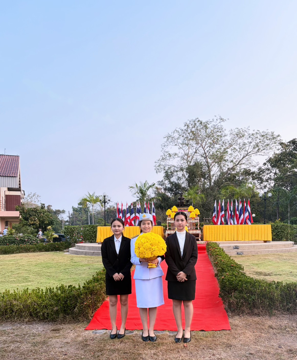 title - วันที่ 18 มกราคม 2569 นายวิทูล ปฏิรูปที่ดินจังหวัดปราจีนบุรี มอบหมายให้ ข้าราชการ  และเจ้าหน้าที่ ส.ป.ก.ปราจีนบุรี เข้าร่วมพิธี วางพานพุ่มถวายสักการะ ศาลสมเด็จพระนเรศวรมหาราช เนื่องในวันยุทธหัตถีของสมเด็จพระนเรศวรมหาราช